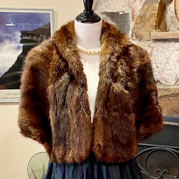 Vintage Jackets & Blazers - Mink stole cape